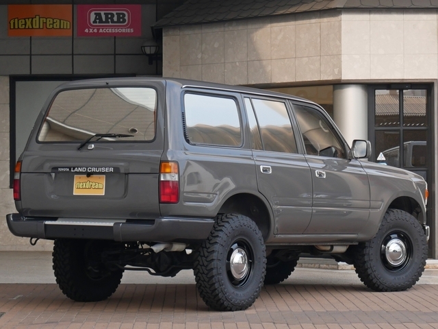 トヨタ　車検・外装　ランドクルーザー　パーツカタログ　バン　ワゴン　保存版 pda-nbd-112.jpg