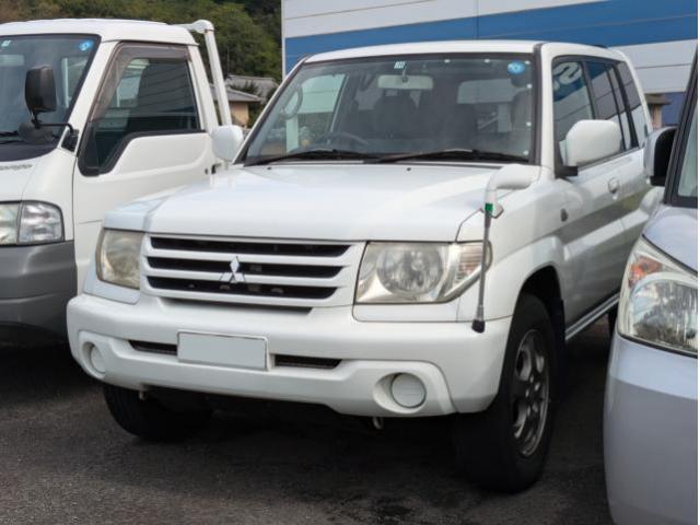 パジェロｉｏ　４ＷＤ　ＺＲ