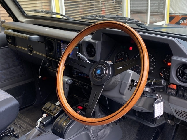 トヨタ ランドクルーザーバン 70 ZX FRPトップ 439.8万円