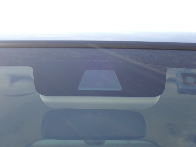 �t�����g�J�����őO���̎ԗ�����s�҂����m�B�Փ˂������Ȏ��͏Փˉ���y���u���[�L���쓮�A�Փˉ�����T�|�[�g�B