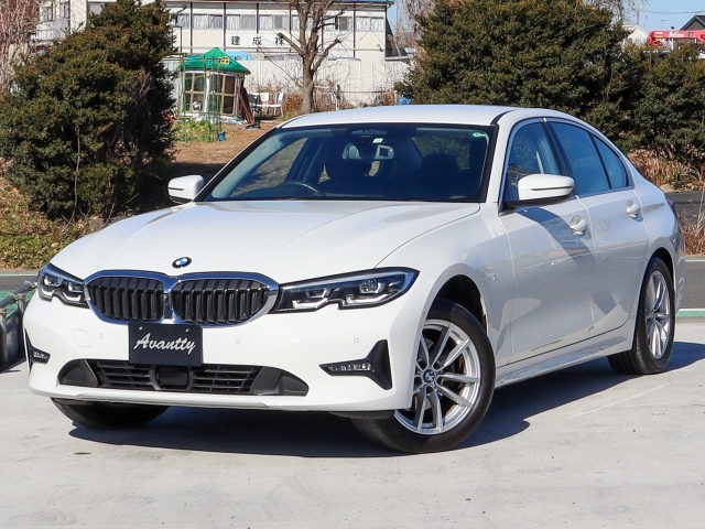 ３シリーズ　セダン　３２０ｉ