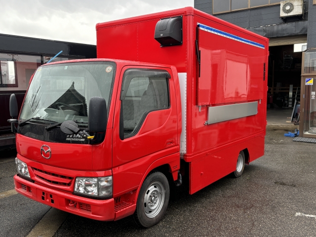 タイタンダッシュ　キッチンカー　８Ｎｏ．登録車
