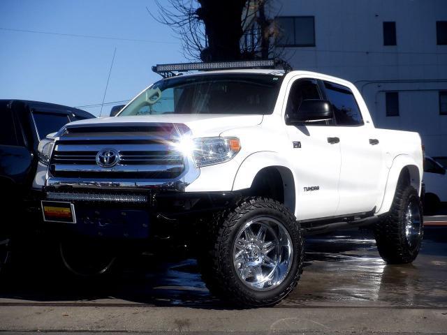 タンドラ　４ＷＤ　クルーマックス　Ｖ８