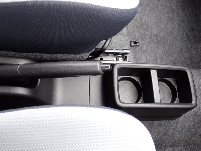 サイドブレーキ、きれいな状態です。