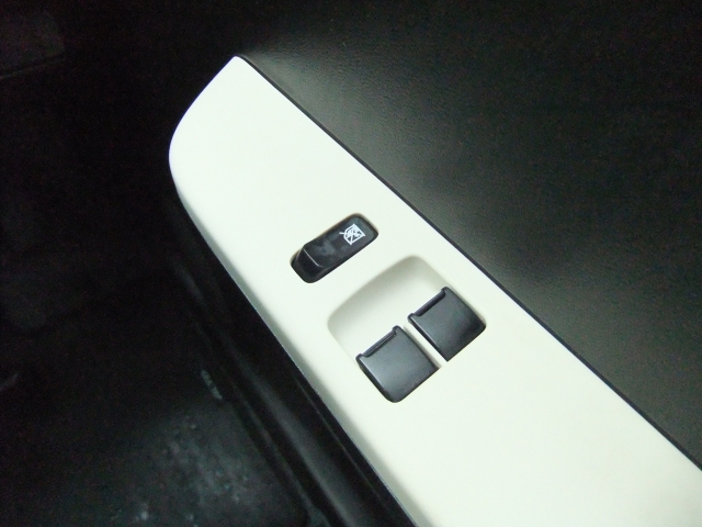 �O�Ȃ̑��̊J�͓d���ɂȂ�܂��̂ŁA�֗��ł���ˁB