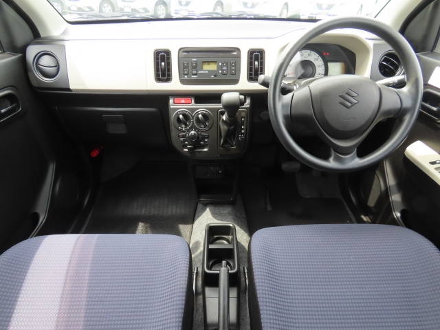 車内は専門業者にて室内クリーニング施工済みなので、大変清潔です。オリックス自動車ではみなさまに快適なドライブをお約束します。