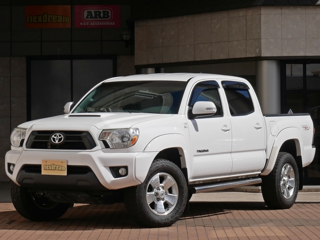 タコマ　４ＷＤ　ダブルキャブ　ＴＲＤスポーツ