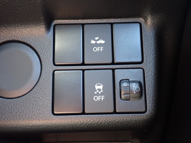 横滑防止機能、衝突回避軽減ブレーキ付きで、より安全にドライブをお楽しみいただけます♪