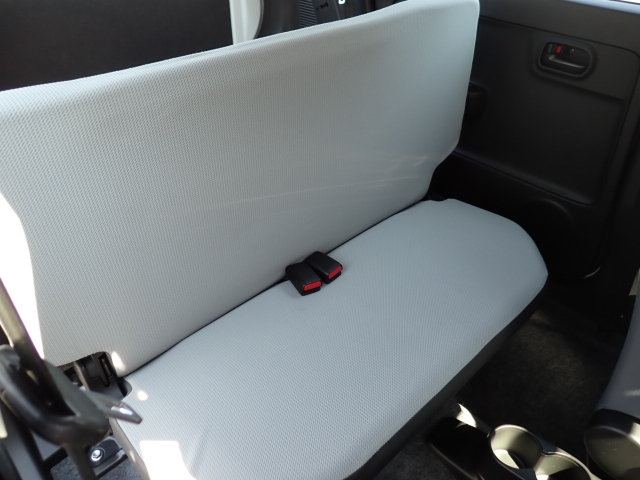 リヤシートになります。ぜひご来店頂き、状態をご確認ください。