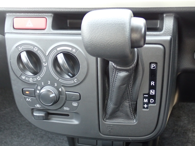 �V�t�g�m�u�̓X�����Ȃ��A���ꂢ�ȏ�Ԃł��B���ł��G��镔�������ꂢ���Ƒ�؂ɏ���Ă������Ƃ�������܂���B