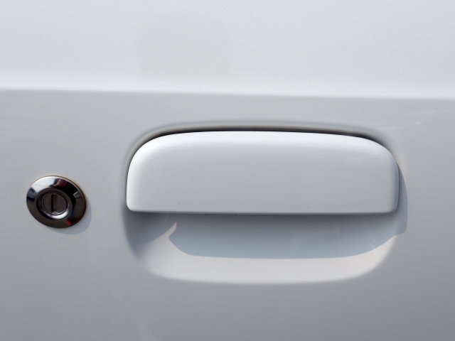 �^�]�ȃh�A�m�u