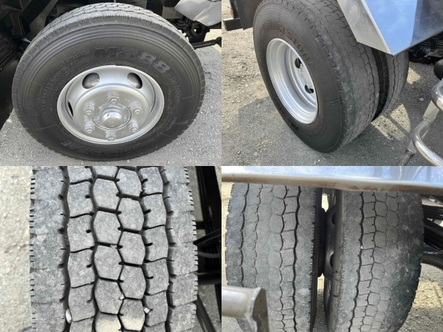 車両画像30