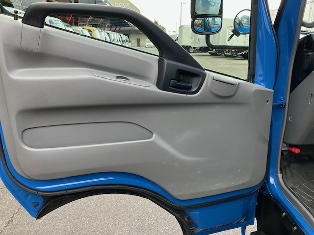 車両画像30