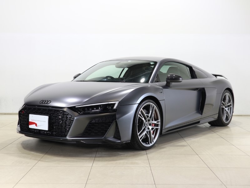 Ｒ８　Ｖ１０パフォマンス５．２ＦＳＩクワＳトロ