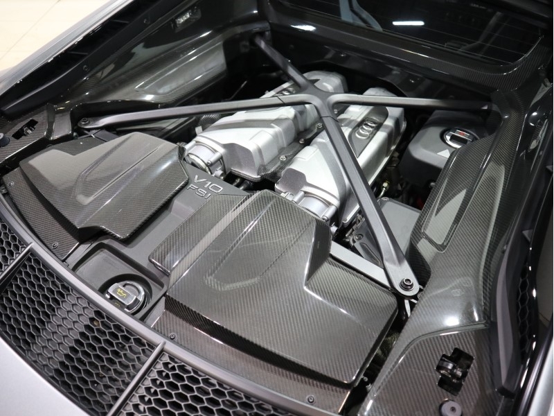 bB。車検R8年8月。 アウディ R8 5.2FSIクワトロ 1年保証付き 正規ディーラー車 左