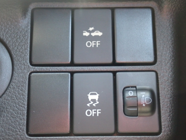 横滑防止機能、衝突回避軽減ブレーキ付きで、より安全にドライブをお楽しみいただけます♪