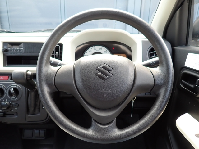 ステアリングはとてもきれいな状態です☆