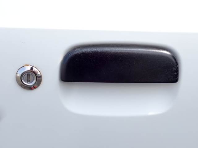 運転席ドアノブ