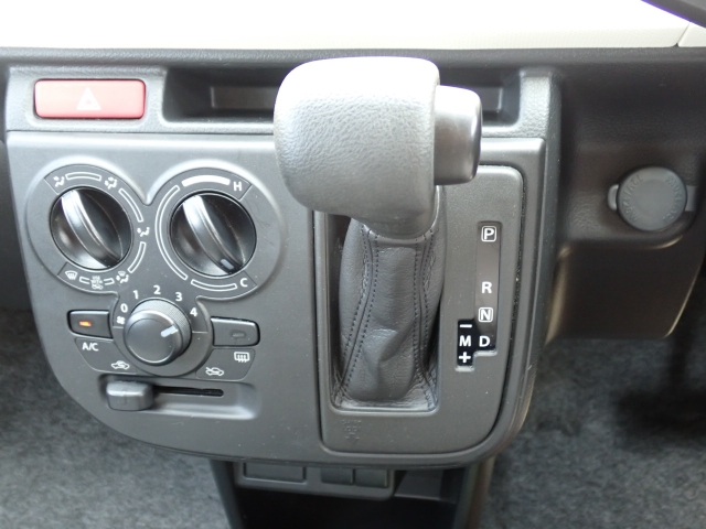 �V�t�g�m�u�̓X�����Ȃ��A���ꂢ�ȏ�Ԃł��B���ł��G��镔�������ꂢ���Ƒ�؂ɏ���Ă������Ƃ�������܂���B