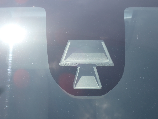 �t�����g�J�����őO���̎ԗ�����s�҂����m�B�Փ˂������Ȏ��͏Փˉ���y���u���[�L���쓮�A�Փˉ�����T�|�[�g�B