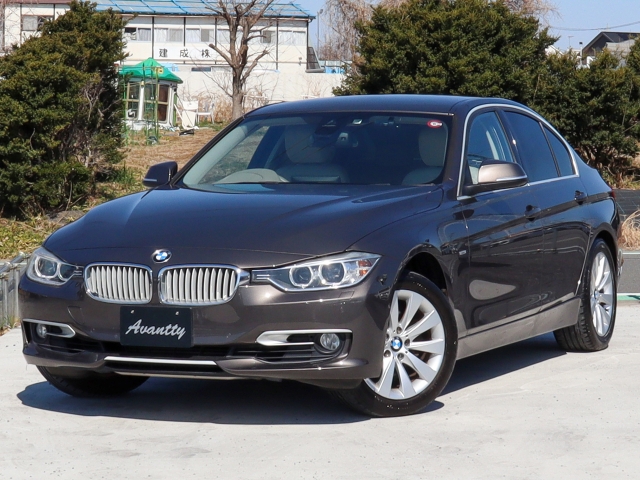 ３シリーズ　セダン　３２０ｉ　モダン