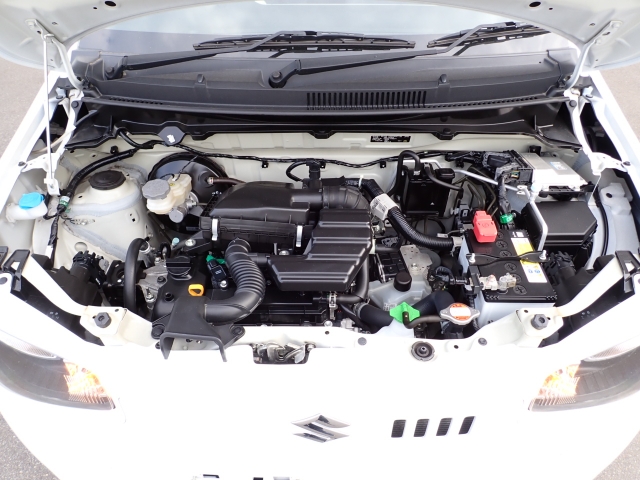 �G���W�����[�������ꂢ�ł���B�@�֋@�\�n���ǍD�ł��B�[�ԑO�ɓ_���������s���܂��B�G���W���I�C���E�I�C���t�B���^�[�E�G�A�R���t�B���^�[�E���C�p�[�S���͕K�������v���܂�