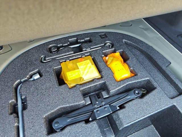 車両画像30