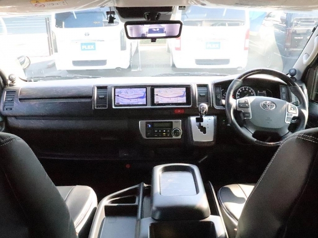 FLEX艶消しマホガニーインテリアパネル、コンビステアリング、シフトノブで高級感たっぷりのインパネ周りに♪