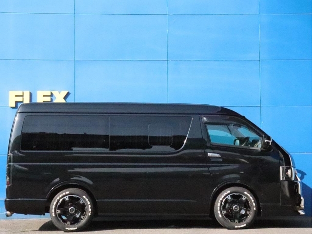 小窓完備で走行時も換気が可能です♪