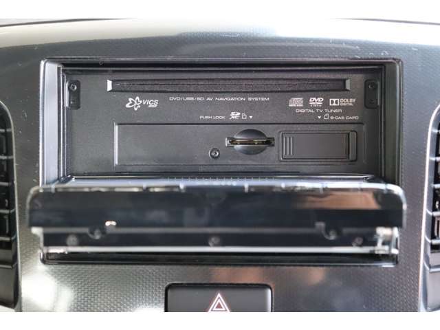 DVD�Đ��ECD�f�b�L�EBluetooth�ڑ���