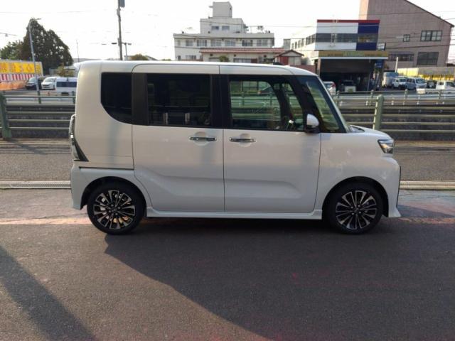 両側オートスライドドアで狭い場所での後席乗り降りもとても楽になります★