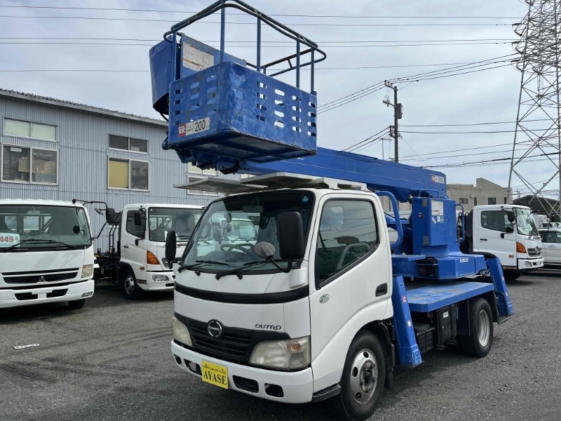 デュトロ　１１．９ｍ高所作業車　５速ＭＴ