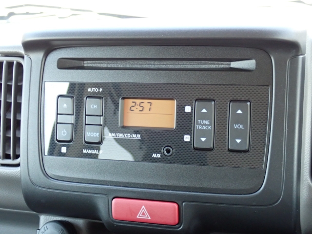 ＣＤオーディオ・ラジオが付いてます。