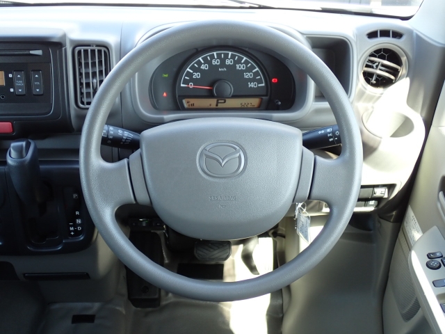 ステアリングはとてもきれいな状態です☆