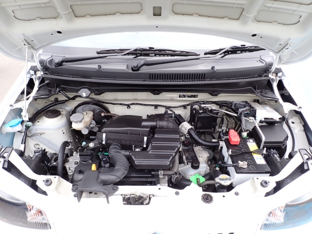 エンジンルームもきれいですよ。機関機構系も良好です。納車前に点検整備も行います。エンジンオイル・オイルフィルター・エアコンフィルター・ワイパーゴムは必ず交換致します