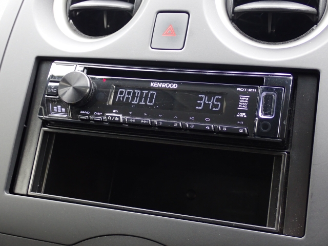 CD���W�I�I�[�f�B�I�����ɂȂ�܂��B�@�L���Ńi�r�ւ̌������\�ł��B