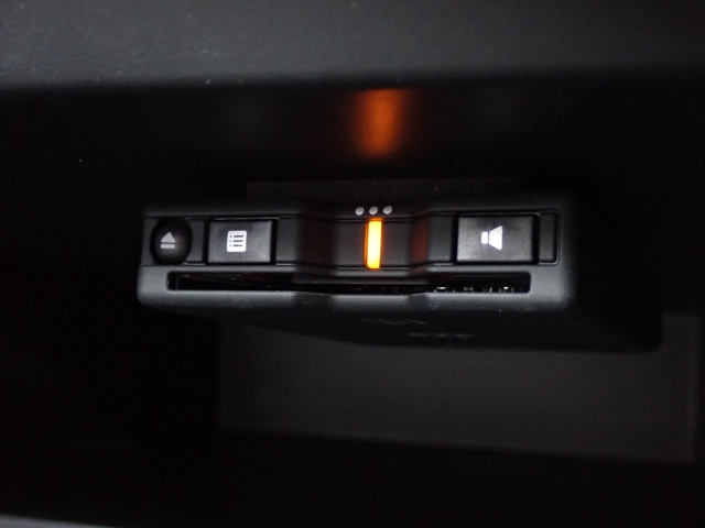 ETC�������Ă���܂��B�L�����H�̗������Œ�Ԃ��鎖�Ȃ��X���[�Y�ɒʉ߂ł��܂��B