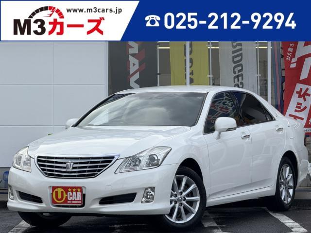 クラウン　セダン　４ＷＤ　ロイヤルサルーン　ｉ－Ｆｏｕｒ