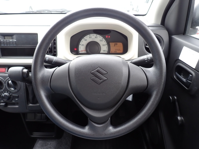 メーターパネルも知りたい情報が一目瞭然ですね。