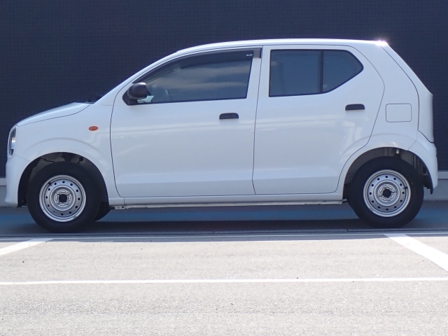 オリックス認定中古車は厳選した上質な車輌のみをお届け致します。全車にプロの職人による徹底した内外装の清掃、磨き上げております。