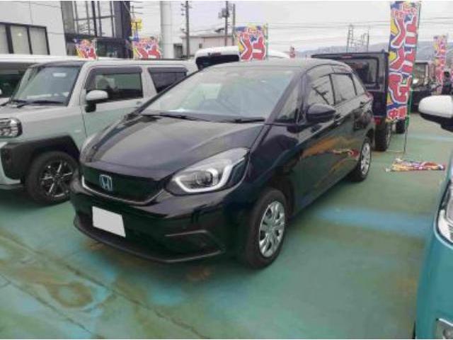 フィット　ｅ：ＨＥＶ　４ＷＤ　ホーム