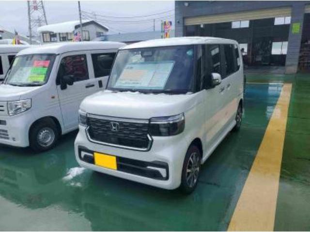 Ｎ　ＢＯＸ　カスタム　４ＷＤ　