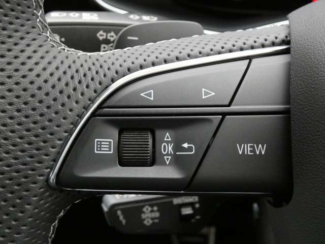 �G�A�R�������̓^�b�`�p�l���ő��삵�܂��B���x�ݒ�̓^�b�`���鑼�ɒ������ŏ㉺�ɃX���C�h�����鎖�ł����x�������\�ł��B�V�[�g�q�[�^�[�����ł��̂Ŋ����t���ł��̂Ŋ������������K�ɂ��߂������������܂��B