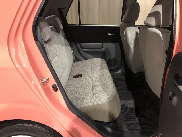 2列目シートも快適なスペースです！シートアレンジも多彩で機能的です！乗降性にも優れていますので是非一度お試しになって下さい！オリックスなら各メーカーの車種を揃えておりますので比較検討も簡単！