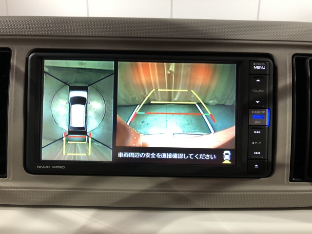 車庫入れや縦列駐車に威力を発揮するバックモニターを装備！！一度使うと手放せません！！