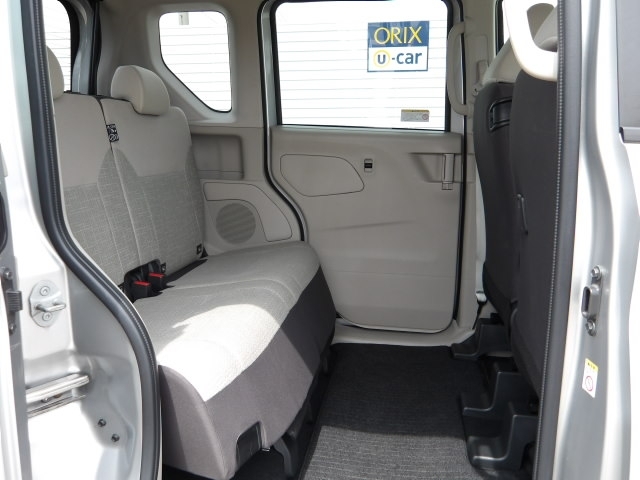 【クリーニング済み！】オリックスの中古車は展示前に内外装のクリーニングを実施しています。納車前にはエアコンフィルターの交換も行います（＊装着車に限る）