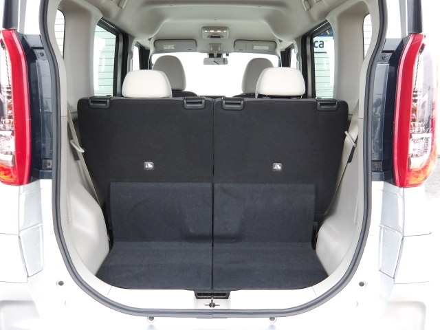 【クリーニング済み！】オリックスの中古車は展示前に内外装のクリーニングを実施しています。納車前にはエアコンフィルターの交換も行います（＊装着車に限る）