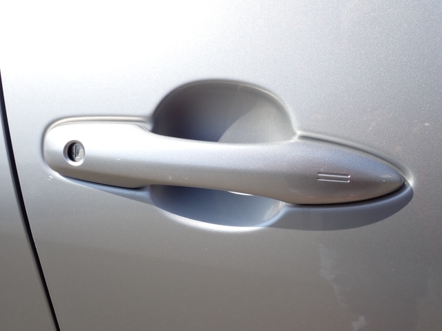 �^�]�ȃh�A�m�u