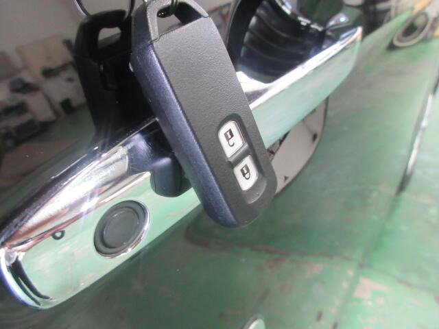 �L�[���|�P�b�g�ɓ��ꂽ�܂܂ł��G���W��ON/OFF�A�h�A�{��/�J���\���֗��ȃX�}�[�g�L�[�ł��B