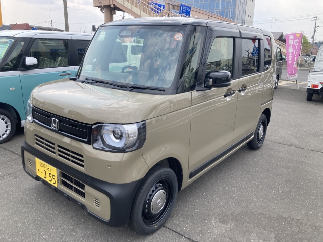Ｎ　ＢＯＸ　ジョイ　４ＷＤ　２トーン